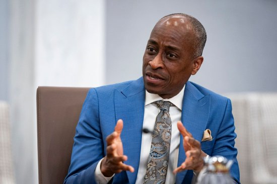 宇轩配资 美联储副主席：双重使命有助于经济流动性